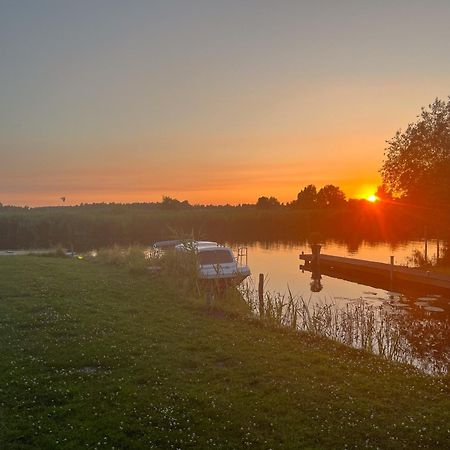 Luxe En Ruim Chalet Met Airco Bij Leekstermeer Matsloot Exteriér fotografie