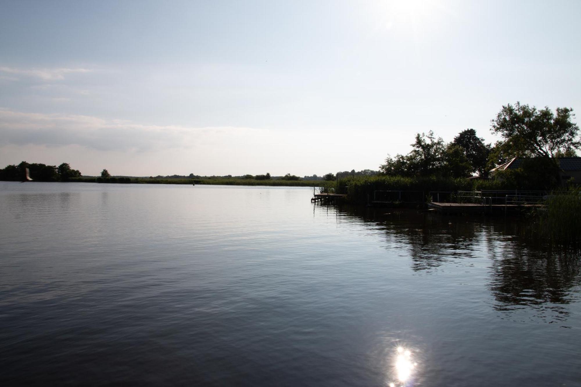 Luxe En Ruim Chalet Met Airco Bij Leekstermeer Matsloot Exteriér fotografie