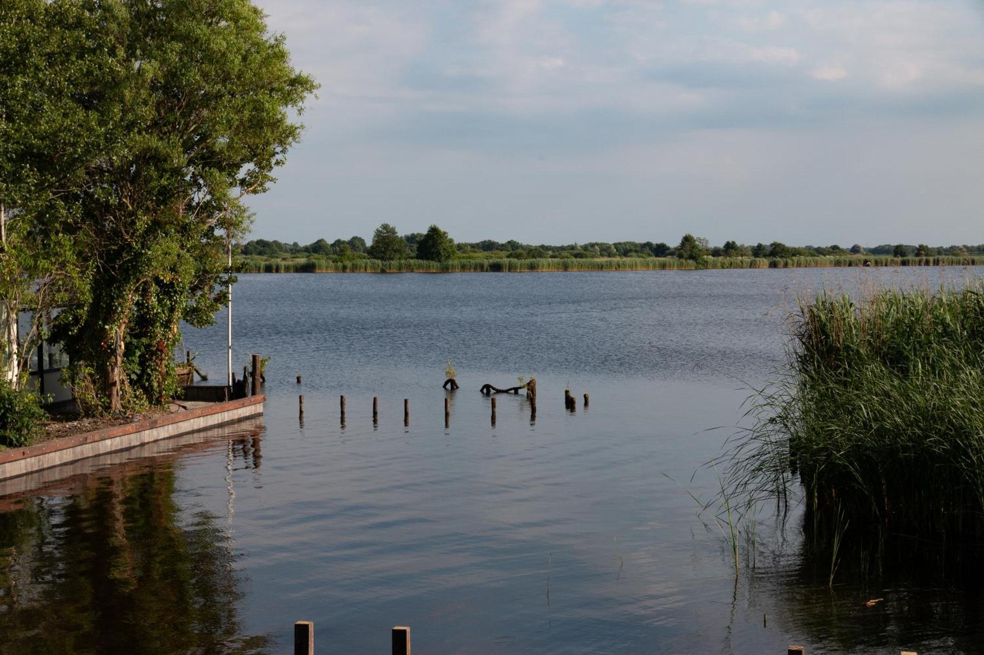 Luxe En Ruim Chalet Met Airco Bij Leekstermeer Matsloot Exteriér fotografie