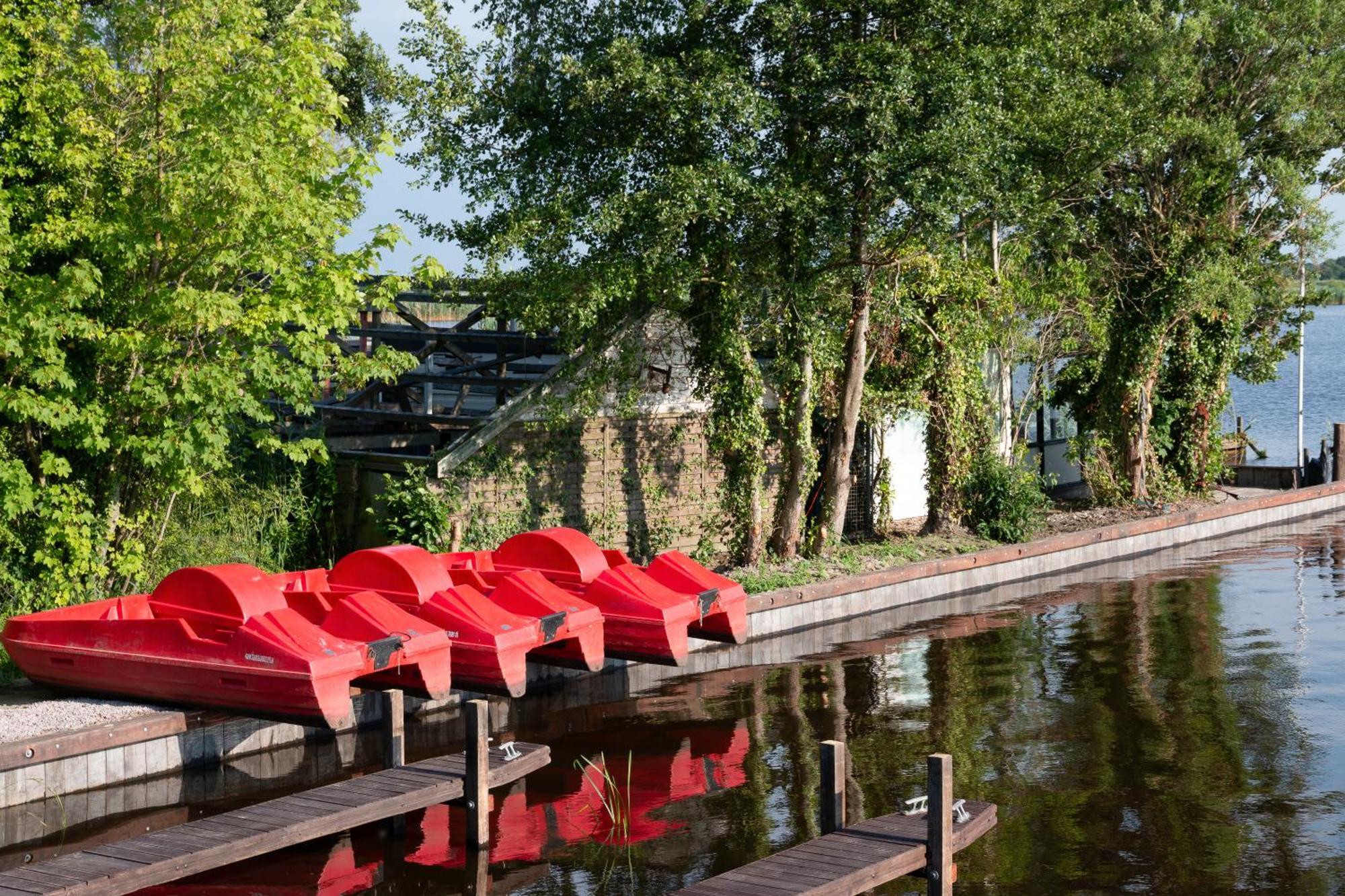 Luxe En Ruim Chalet Met Airco Bij Leekstermeer Matsloot Exteriér fotografie